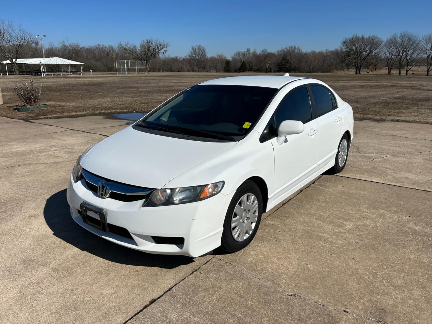 2011 White /Gray Honda Civic GX 5-Speed AT (19XFA4F54BE) with an 1.8L L4 SOHC 16V CNG engine, 5-Speed Automatic transmission, located at 17760 Hwy 62, Morris, OK, 74445, (918) 733-4887, 35.609104, -95.877060 - Photo#0